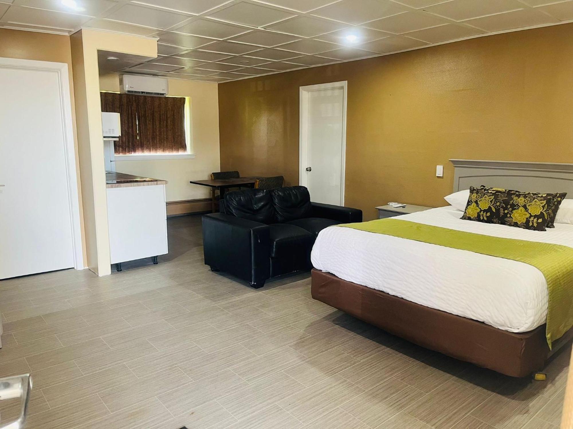 Travelodge By Wyndham Moose Jaw Εξωτερικό φωτογραφία