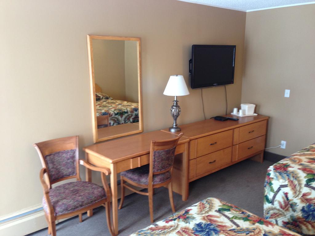 Travelodge By Wyndham Moose Jaw Εξωτερικό φωτογραφία