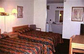 Travelodge By Wyndham Moose Jaw Δωμάτιο φωτογραφία